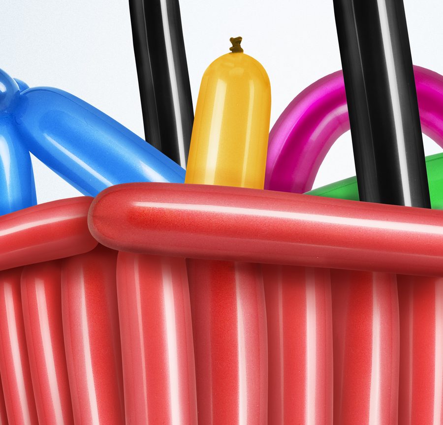 Detailaufnahme des Einkaufskorbs aus Luftballons
